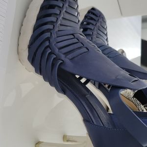 Bcbg Maxazria Runway sandal heels.